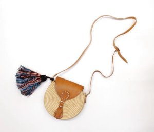 画像1: ☆ZOZIO（ゾジヲ）　Raffia pochette     カラー；beige   サイズ L (1)