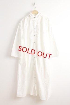 画像1: 50%off DENIMDUNGAREE　コットンリネンキャンバス フラワービーズ OP　ヒザ下丈　1；白 (1)