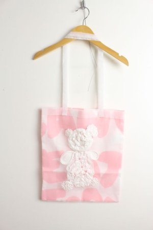 画像1: 30%off フランキーグロウ　 TAPOIDERY BEAR TULLE BAG   カラー；PINK LETTERS　サイズ；F (1)