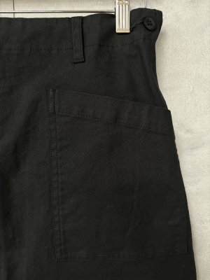 画像2: 30%off   NATURAL LAUNDRY ロイカストレッチスカート  990;ブラック (2)