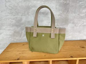 画像5: 2024 快晴堂 Girl's国名トート  バッグ  スイス柄   c/# 3 オリーブ×セメント  サイズ:S (5)