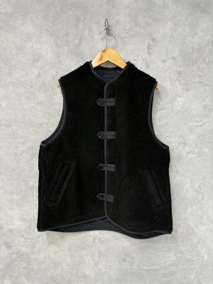 画像1: 30%off   NATURAL LAUNDRY　ボアリバーシブルベスト　　990；ブラック　　サイズ2 (1)