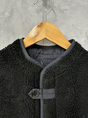 画像2: 30%off   NATURAL LAUNDRY ボアリバーシブルベスト  990;ブラック  サイズ2 (2)