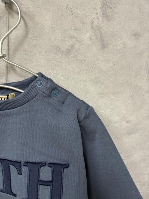 画像2: 40%off   2024秋冬 FITH   サラサラ裏毛 ロゴアップリケ プルオーバー  14;ブルー (2)