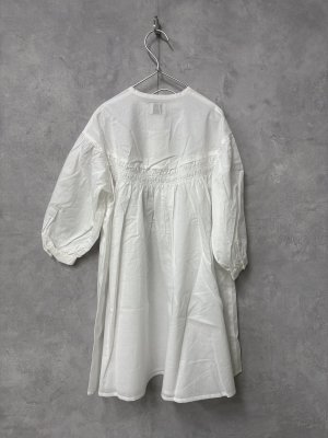 画像3: 40%off 2025春夏 GROOVY COLORS  ローンギャザー 膝下 L/S ワンピース 1;白 (3)