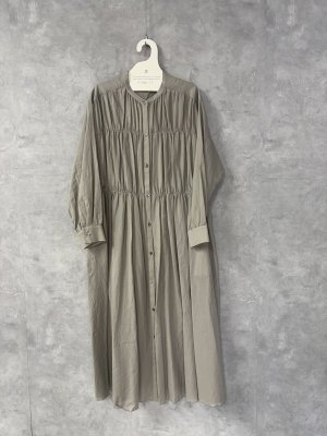 画像1: 2025SS   Bon Vieux Temps　コットンローンフリルワンピース　　20；Gray　　サイズ；1 (1)