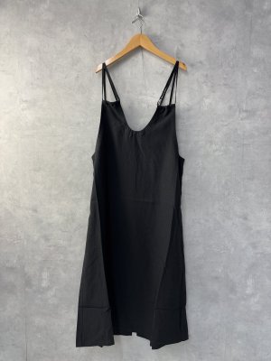 画像1: YARRA NEU　肩紐キャミソールワンピース　　99；ブラック　サイズ；FREE (1)