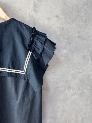 画像4: 40%off 2025春夏 　GTH　アシンメトリー セーラーカラー ノースリーブTEE　　4；紺 (4)