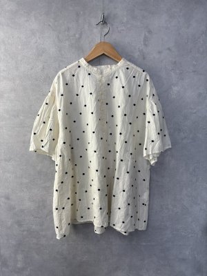 画像1: NATURAL LAUNDRY　　ドット刺繍ハーフスリーブプルオーバー　　120：ホワイト　　サイズ:2 (1)