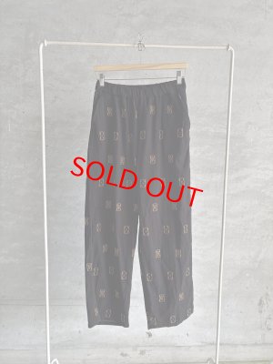 画像1: A VIEW FROM HERE　　 CRAPE EMBROIDERY PANTS 　ブラック (1)