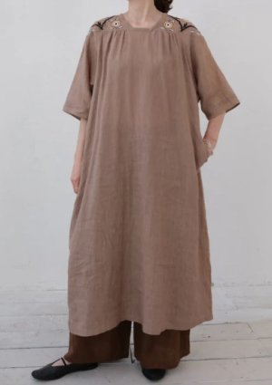 画像1: doux blue　インドリネン 刺繍ワンピース　　20；ベージュ　サイズ；FREE (1)