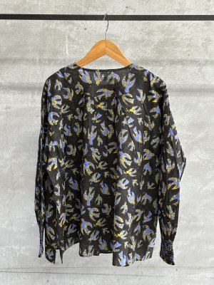 画像4: A VIEW FROM HERE  BLOCK PRINT SMOCKING BLOUSES  BLACK (4)