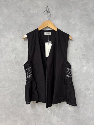 画像1: YARRA 　コットンボイル シルバー刺繍ジレ　99；ブラック　　FREE (1)