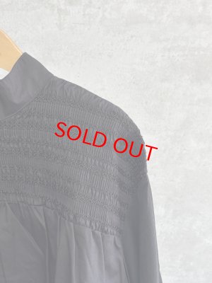 画像2: grin B天竺スモッキング刺繍プルオーバー  990;ブラック (2)