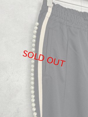 画像2: 2025秋冬　MARET(マレ)  パールON　THEライントラックパンツ　2；BLACK (2)