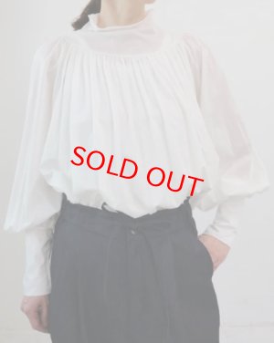 画像1: doux blue　タートルギャザーブラウス　　01；ホワイト　サイズ；FREE (1)