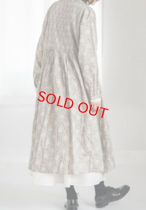 画像7: YARRA　INDIAプリントピンタックワンピース　83；グレージュ　　FREE (7)