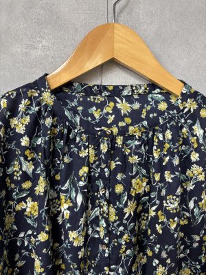 画像2: LILOU+LILY 　FLOWER　PRINT　チュニック　ブラウス　　C.NAVY　size:38 (2)