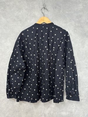 画像2: NATURAL LAUNDRY 　 オハナ刺繍ギャザーシャツ　　484:ネイビー　　サイズ2 (2)