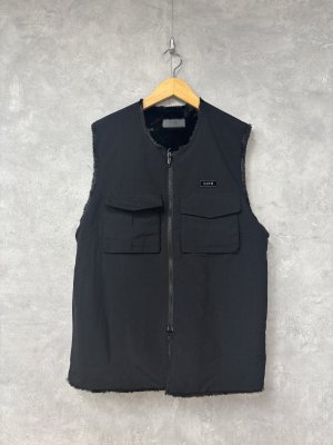 画像1: 2025秋冬　FITH  　タフタ×ファーリバーシブルベスト　2；黒　　サイズ；02 (1)