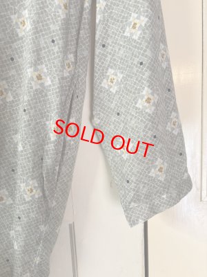 画像3: YARRA　INDIAプリントピンタックワンピース　83；グレージュ　　FREE (3)