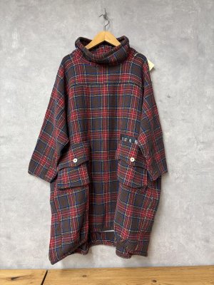 画像1: 2025   快晴堂　　Girl’s　タータンチェック　ハイネックロングプルオーバー　3；レッド系　　サイズ；F (1)
