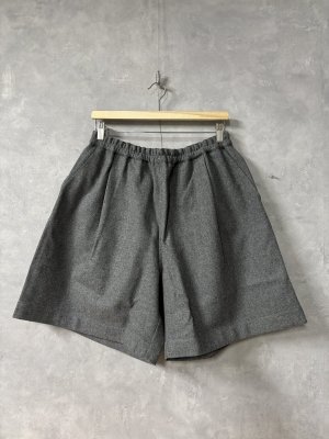 画像1: Veritecoeur     ウールフラノショーツ　　GRAY　　サイズ；F (1)