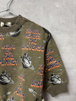 画像2: MakeYourDay　　宇宙柄トレーナー　　　カラー；カーキ (2)