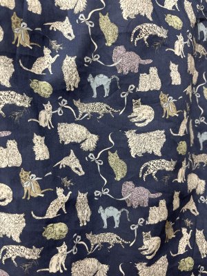 画像2: LILOU+LILY　　 LIBERTY TANA LAWN CAT  スカート　ネイビー　　サイズ；38 (2)