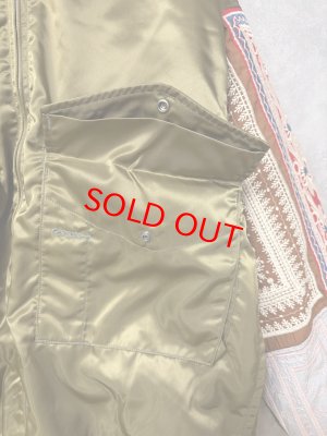 画像5: 2025秋冬　MARET(マレ)  ミリタリー刺繍袖ドッキングジャケット　　9；カーキ (5)