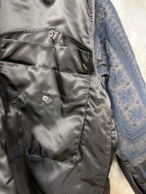 画像4: 2025秋冬　MARET(マレ)  ミリタリー刺繍袖ドッキングジャケット　　2；黒 (4)