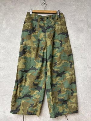 画像1: Veritecoeur     ワイドベーカーパンツ　camo  サイズ；F (1)