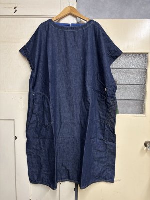 画像1: 2026   快晴堂　　後ろポケWideワンピース     1；インディゴデニム　サイズ；F (1)