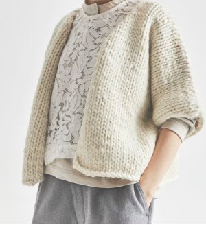 画像4: Veritecoeur　　ドルマンニットカーディガン　IVORY　　サイズ；F (4)