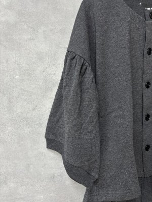 画像2: gomme 　ギャザースリーブカーディガン 　　2；チャコール　　サイズ；M (2)