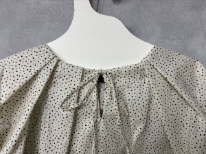 画像3: 2026SS　 Bon Vieux Temps　　ブラウス　12；アイボリー　サイズ；1 (3)