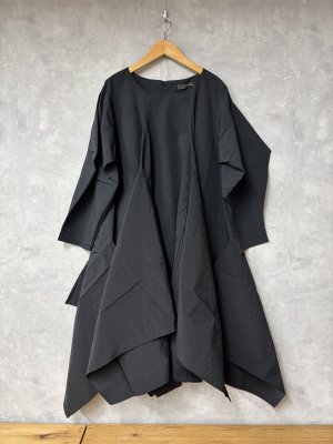 画像1: ??nunuforme 　 フリルエッジワンピース     　BLACK　　 (1)