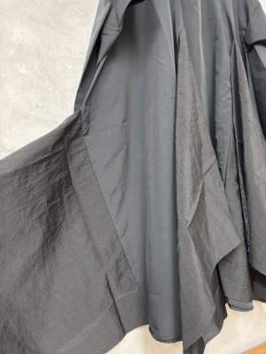 画像2: ??nunuforme 　 フリルエッジワンピース     　BLACK　　 (2)