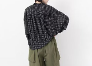 画像2: Veritecoeur   ドットギャザーブラウス　　SUMIKURO　サイズ；F (2)