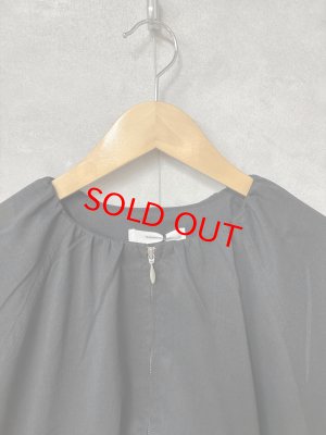 画像2: YARRA NEU　シアーノーカラーギャザーブルゾン　	 99_BLACK　　サイズ；FREE (2)