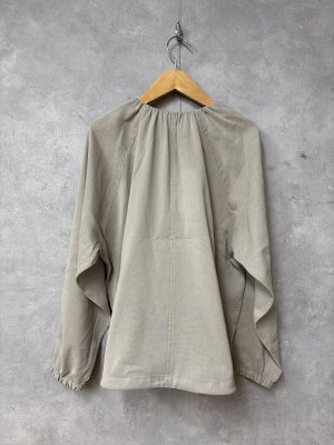 画像4: YARRA NEU　シアーノーカラーギャザーブルゾン　	 83_GREIGE　　サイズ；FREE (4)