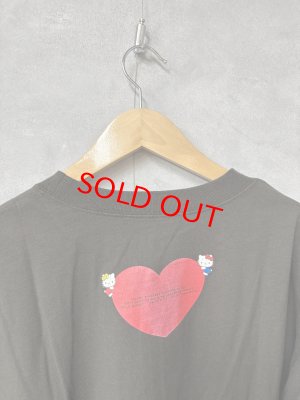 画像3: 2026春夏　GTH　　テンジク　HALLO KITTY　TEE　17；チャコール　サイズ；01 (3)