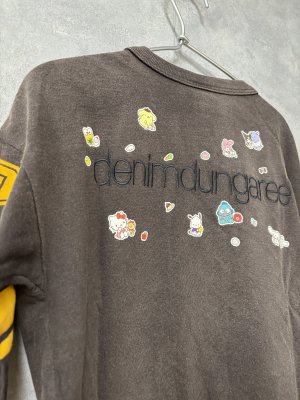 画像2: 2026春夏 　DENIMDUNGAREE　　サンリオキャラクターズ　シールプリント　TEE　2；黒 (2)