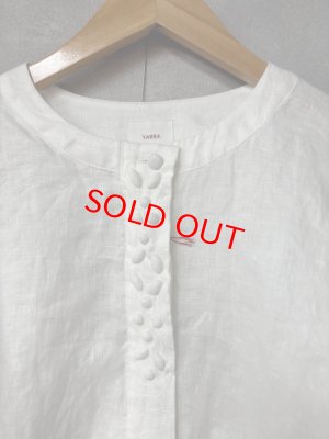 画像3: YARRA 　ビーズ刺繍リネンブラウス　01；ホワイト　　FREE (3)