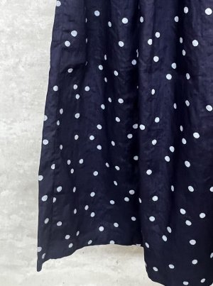 画像4: NATURAL LAUNDRY 　リネンDタックスカート　　484；ネイビー　　サイズ2 (4)