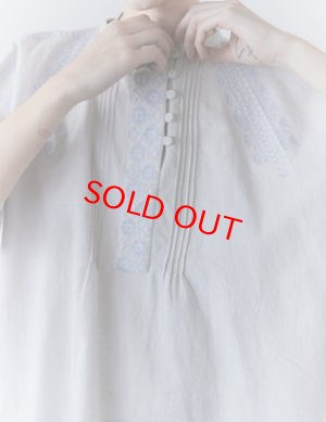 画像3: douxbleu　C/L クロスステッチ刺繍ブラウス　81；ライトグレー　サイズ；FREE (3)