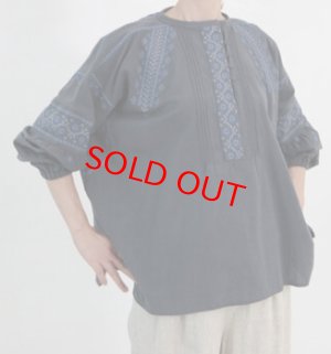 画像2: douxbleu　C/L クロスステッチ刺繍ブラウス　85；チャコール　サイズ；FREE (2)