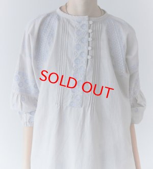 画像1: douxbleu　C/L クロスステッチ刺繍ブラウス　81；ライトグレー　サイズ；FREE (1)