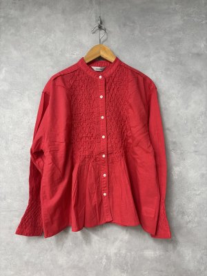 画像1: douxbleu　ハンドスモッキング刺繍シャツ　40；レッド　サイズ；FREE (1)