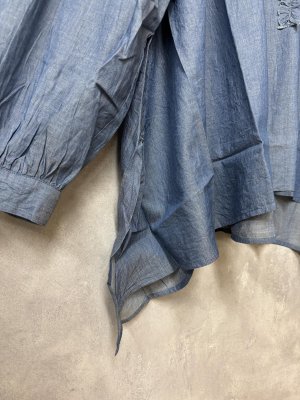 画像3: grin　Iデニムボイル三角フリルシャツ　　050；ブルー　　サイズ；2 (3)